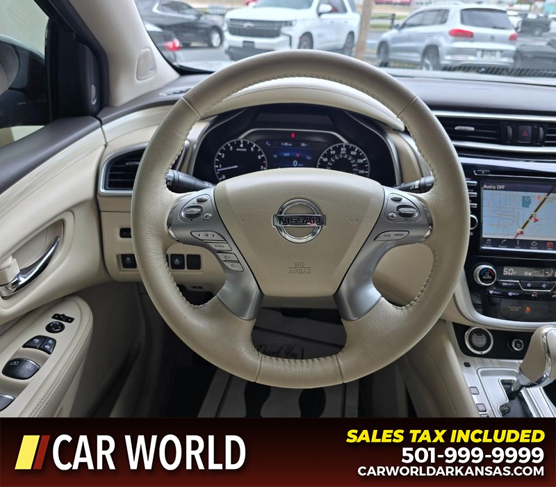 Nissan Murano Vehicle Full-screen Gallery Image 15