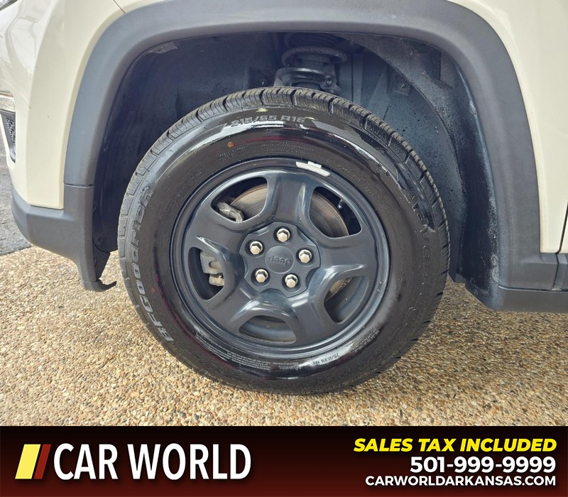 Jeep Compass Vehicle Full-screen Gallery Image 6