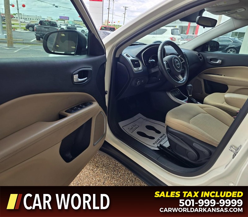 Jeep Compass Vehicle Full-screen Gallery Image 7