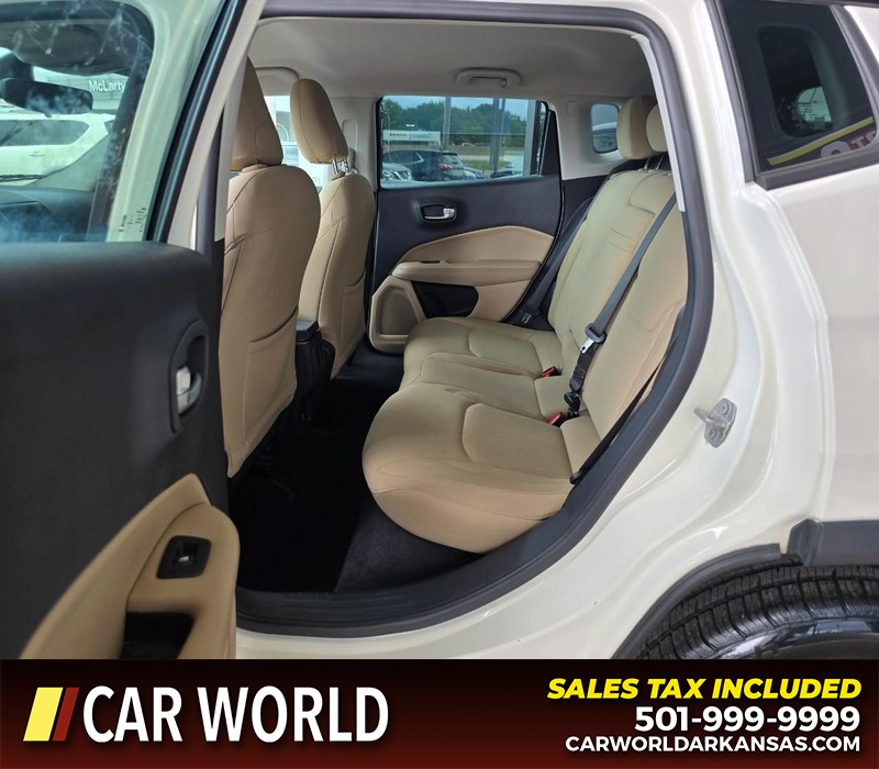 Jeep Compass Vehicle Full-screen Gallery Image 10