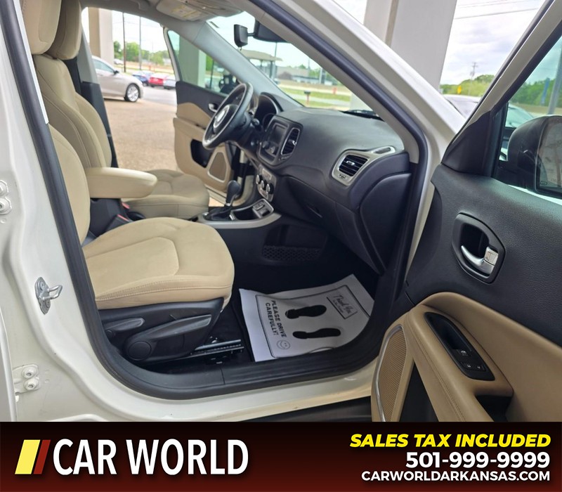 Jeep Compass Vehicle Full-screen Gallery Image 11