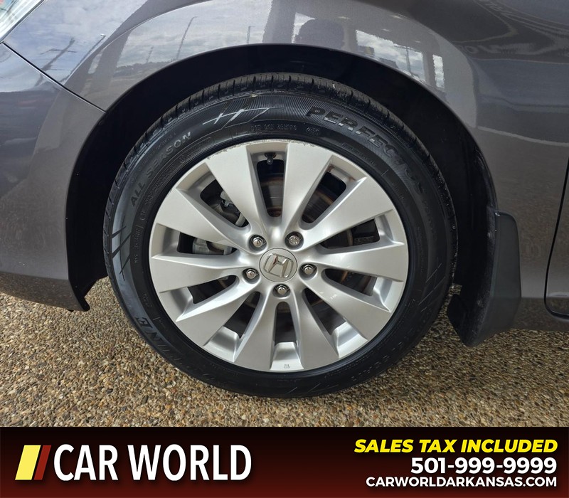 Honda Accord Sedan Vehicle Full-screen Gallery Image 6