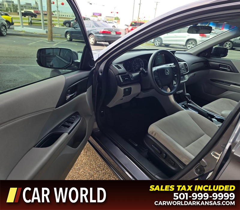 Honda Accord Sedan Vehicle Full-screen Gallery Image 7