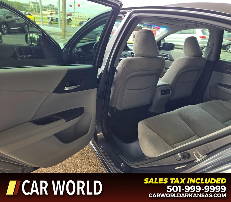 Honda Accord Sedan Vehicle Full-screen Gallery Image 9