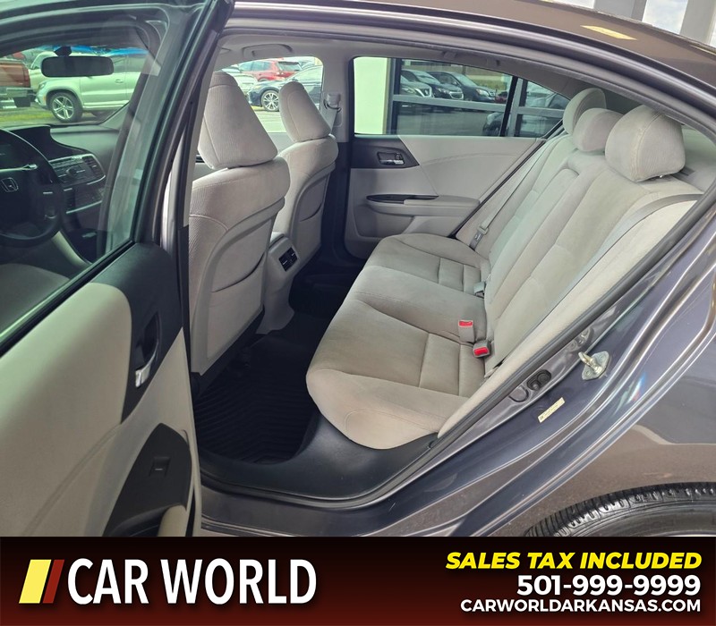 Honda Accord Sedan Vehicle Full-screen Gallery Image 10