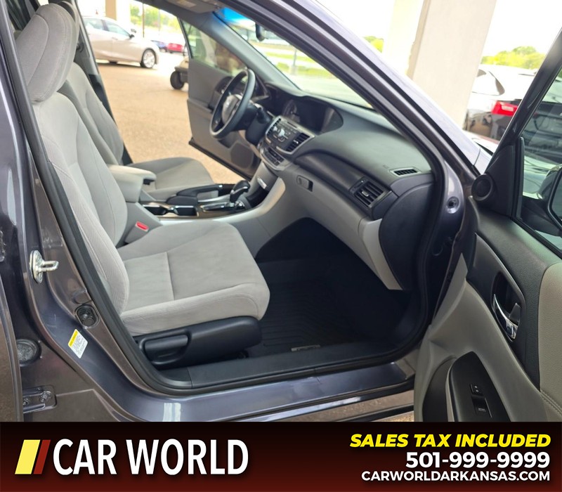 Honda Accord Sedan Vehicle Full-screen Gallery Image 11