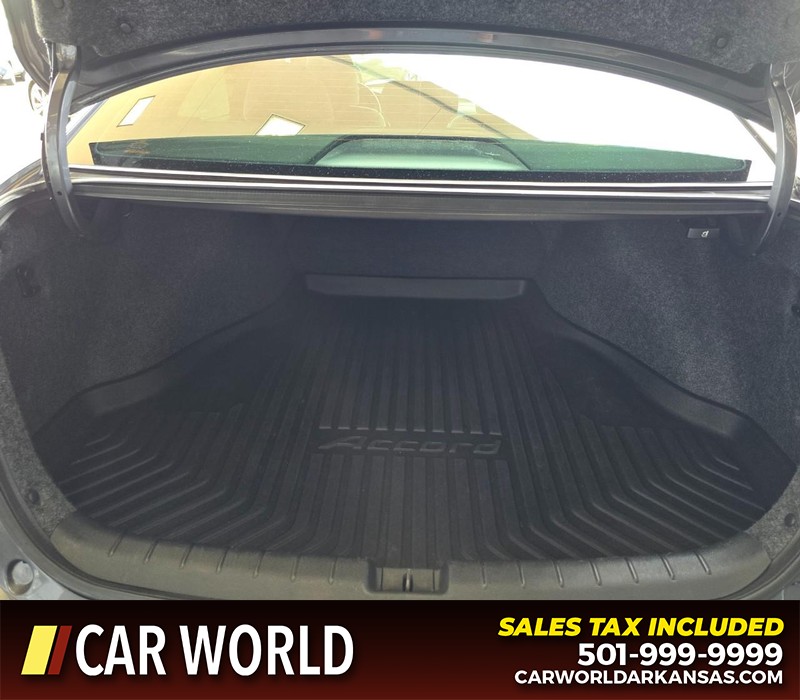 Honda Accord Sedan Vehicle Full-screen Gallery Image 13