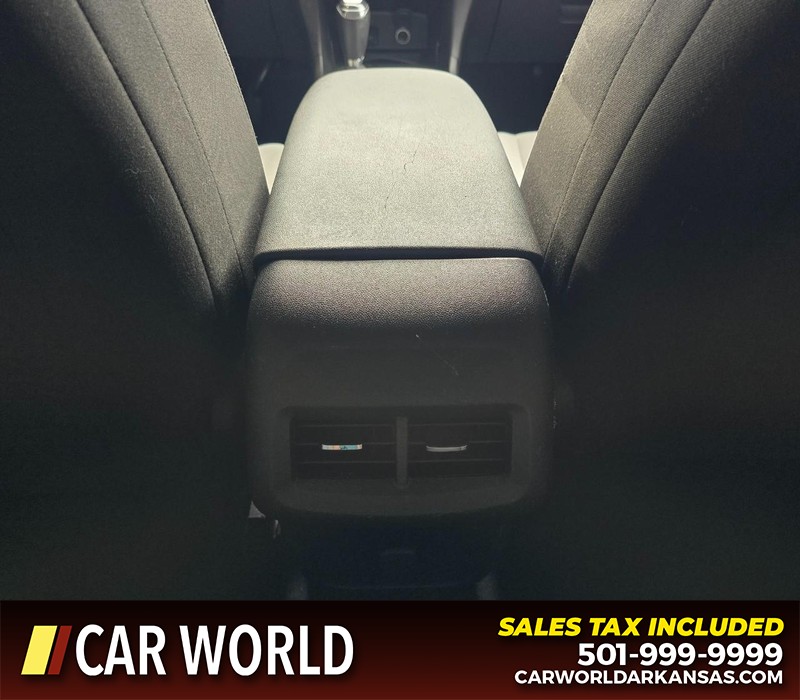 Chevrolet Equinox Vehicle Full-screen Gallery Image 19