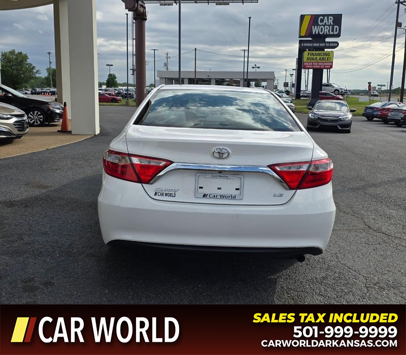 Toyota Camry Vehicle Full-screen Gallery Image 5