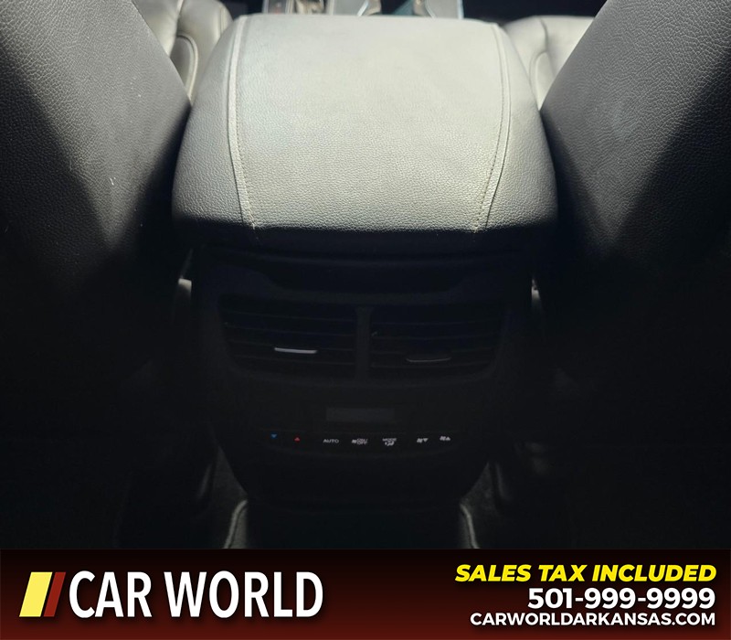 Acura MDX Vehicle Full-screen Gallery Image 23