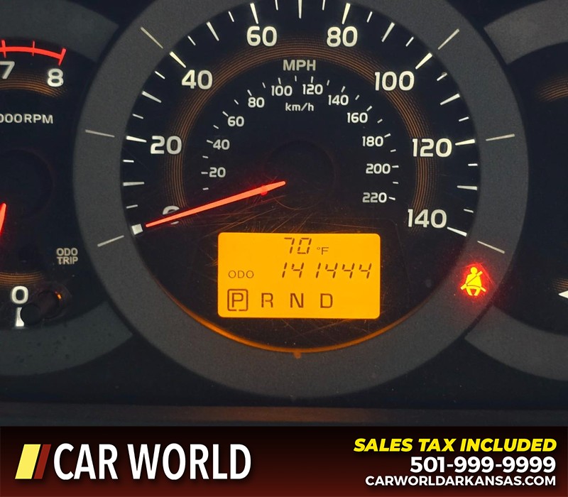 Toyota RAV4 Vehicle Full-screen Gallery Image 16