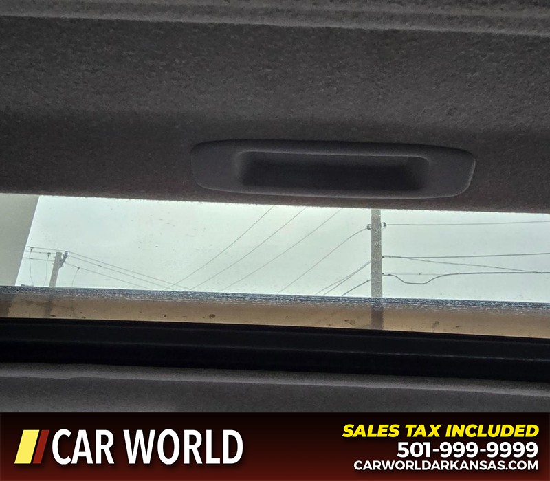 Toyota RAV4 Vehicle Full-screen Gallery Image 19