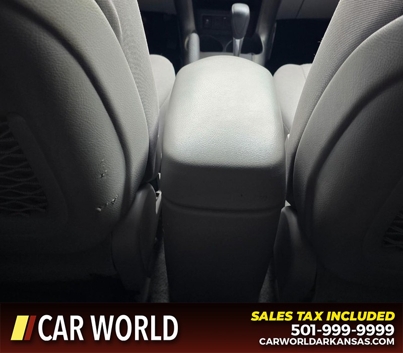 Toyota RAV4 Vehicle Full-screen Gallery Image 20