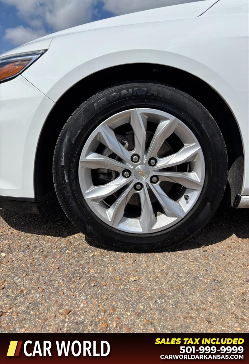 Chevrolet Malibu Vehicle Full-screen Gallery Image 11