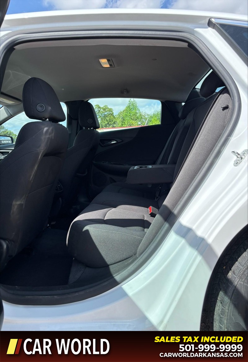 Chevrolet Malibu Vehicle Full-screen Gallery Image 15