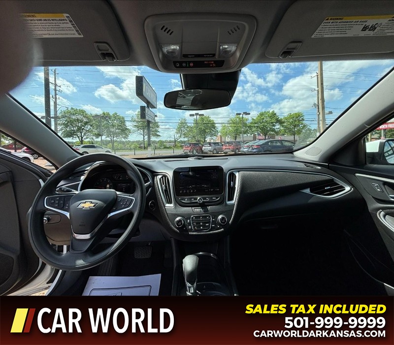 Chevrolet Malibu Vehicle Full-screen Gallery Image 16