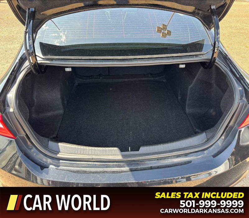 Chevrolet Malibu Vehicle Full-screen Gallery Image 6