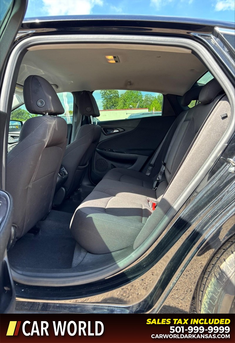 Chevrolet Malibu Vehicle Full-screen Gallery Image 15