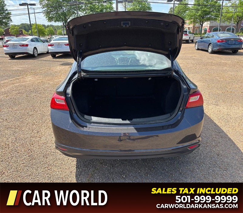 Chevrolet Malibu Vehicle Full-screen Gallery Image 5