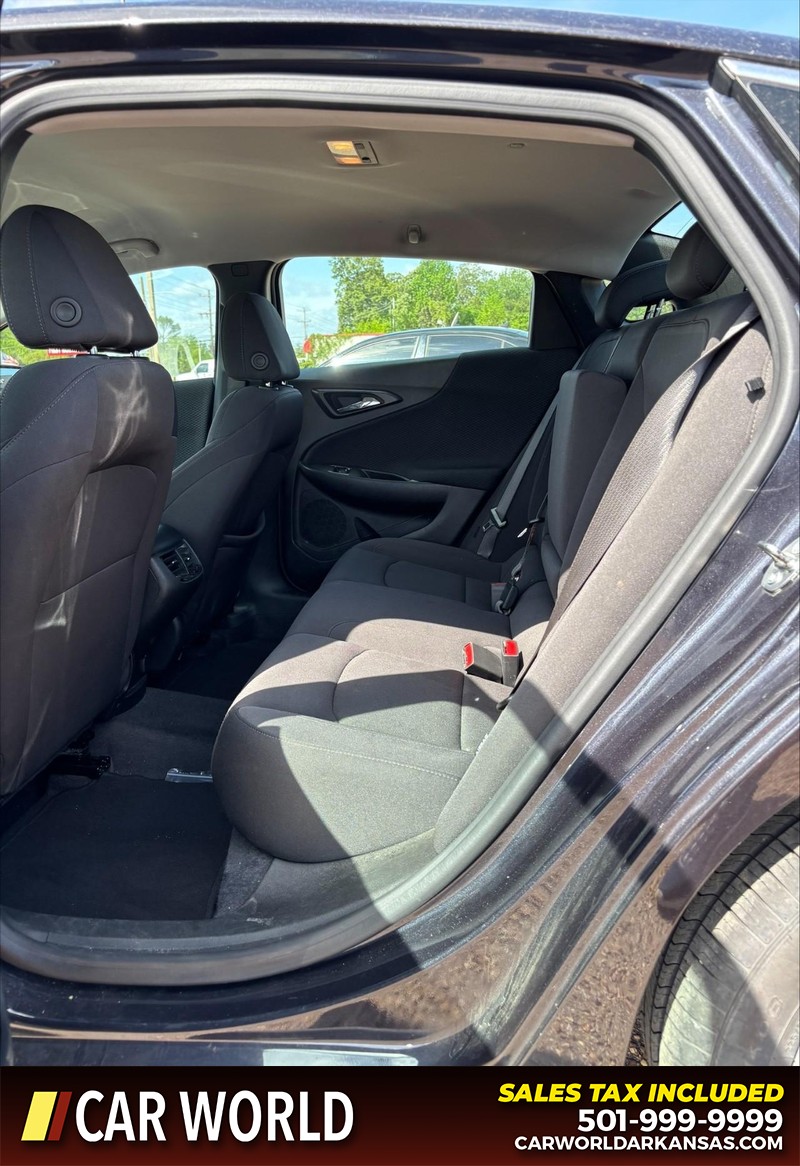 Chevrolet Malibu Vehicle Full-screen Gallery Image 15