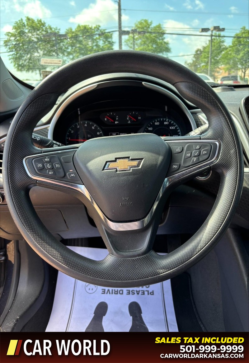 Chevrolet Malibu Vehicle Full-screen Gallery Image 19