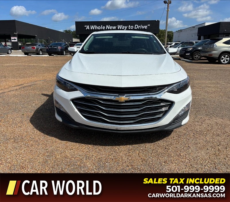 Chevrolet Malibu Vehicle Full-screen Gallery Image 10