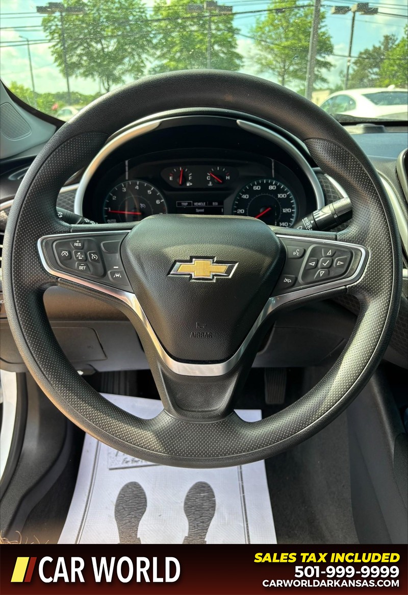 Chevrolet Malibu Vehicle Full-screen Gallery Image 19