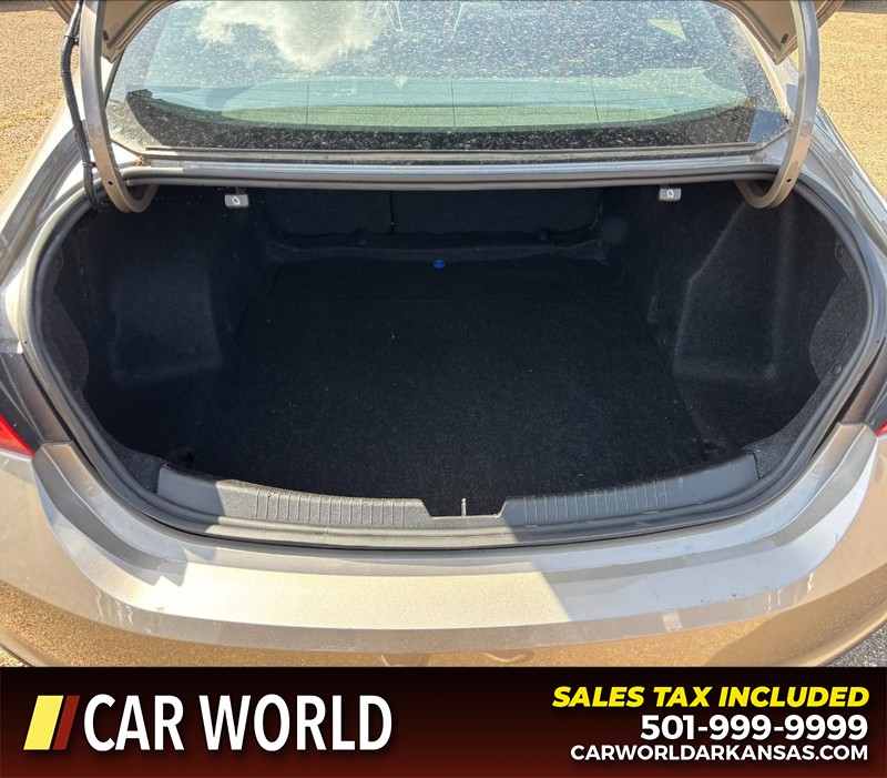 Chevrolet Malibu Vehicle Full-screen Gallery Image 6