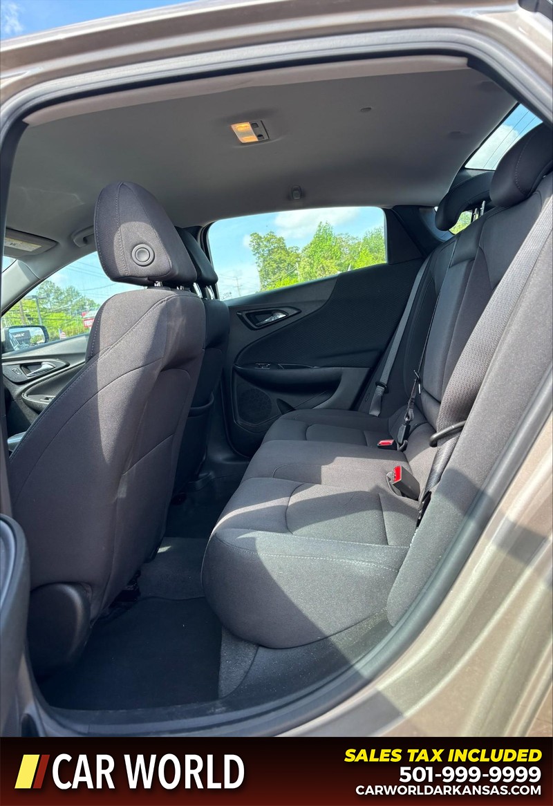 Chevrolet Malibu Vehicle Full-screen Gallery Image 15