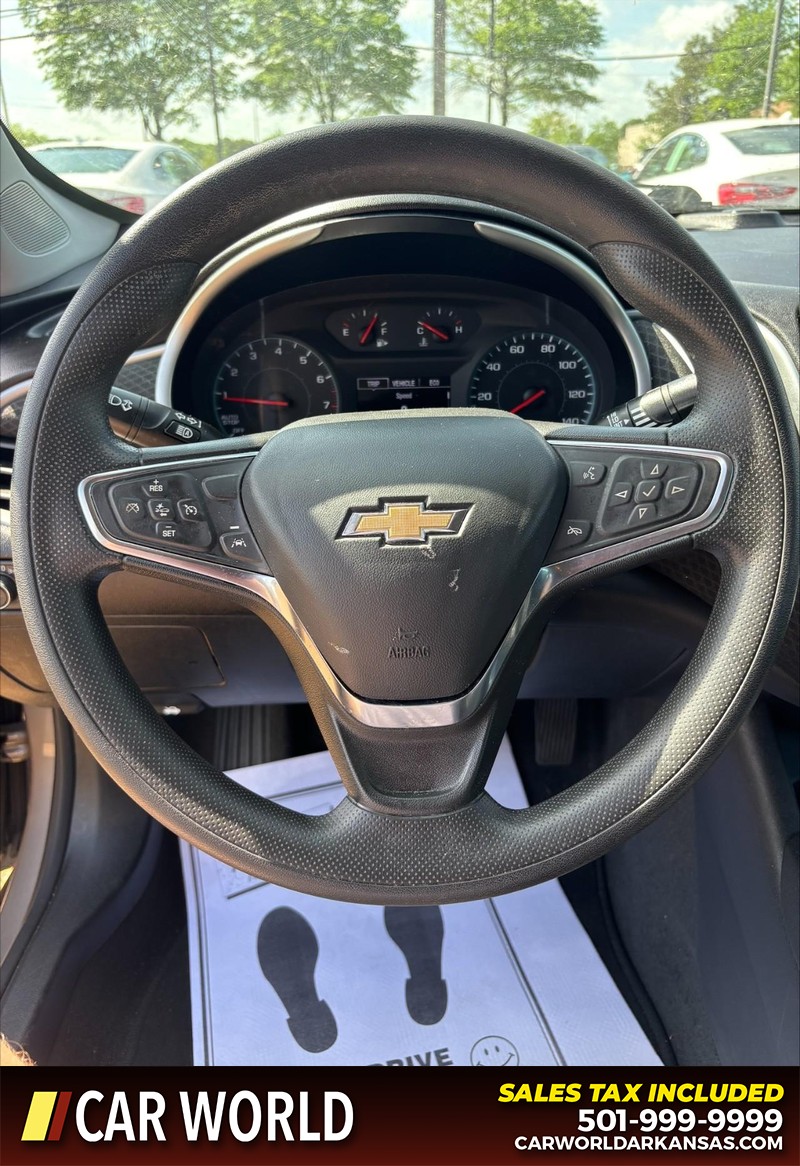 Chevrolet Malibu Vehicle Full-screen Gallery Image 19