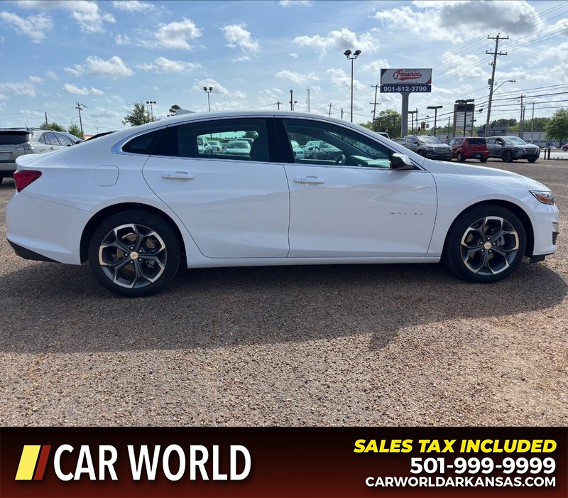 Chevrolet Malibu Vehicle Full-screen Gallery Image 2