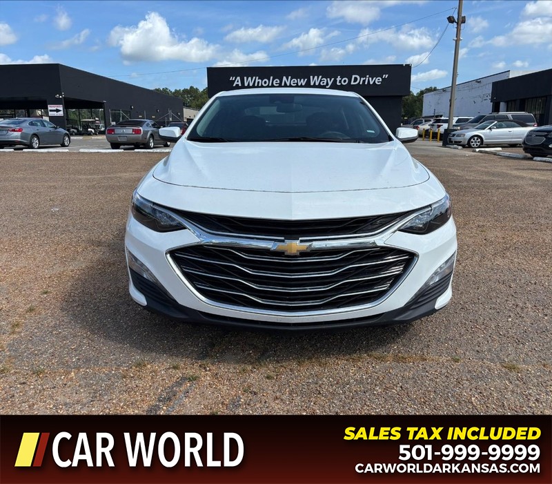 Chevrolet Malibu Vehicle Full-screen Gallery Image 10