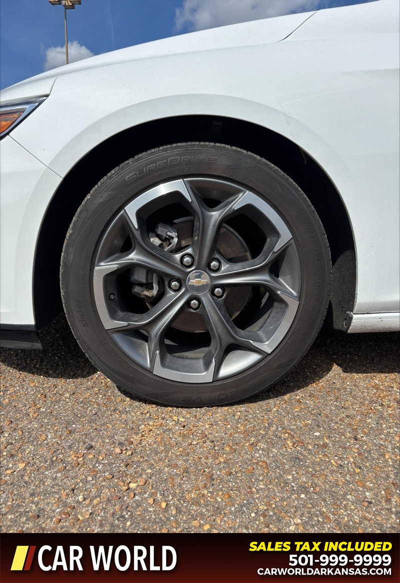 Chevrolet Malibu Vehicle Full-screen Gallery Image 11