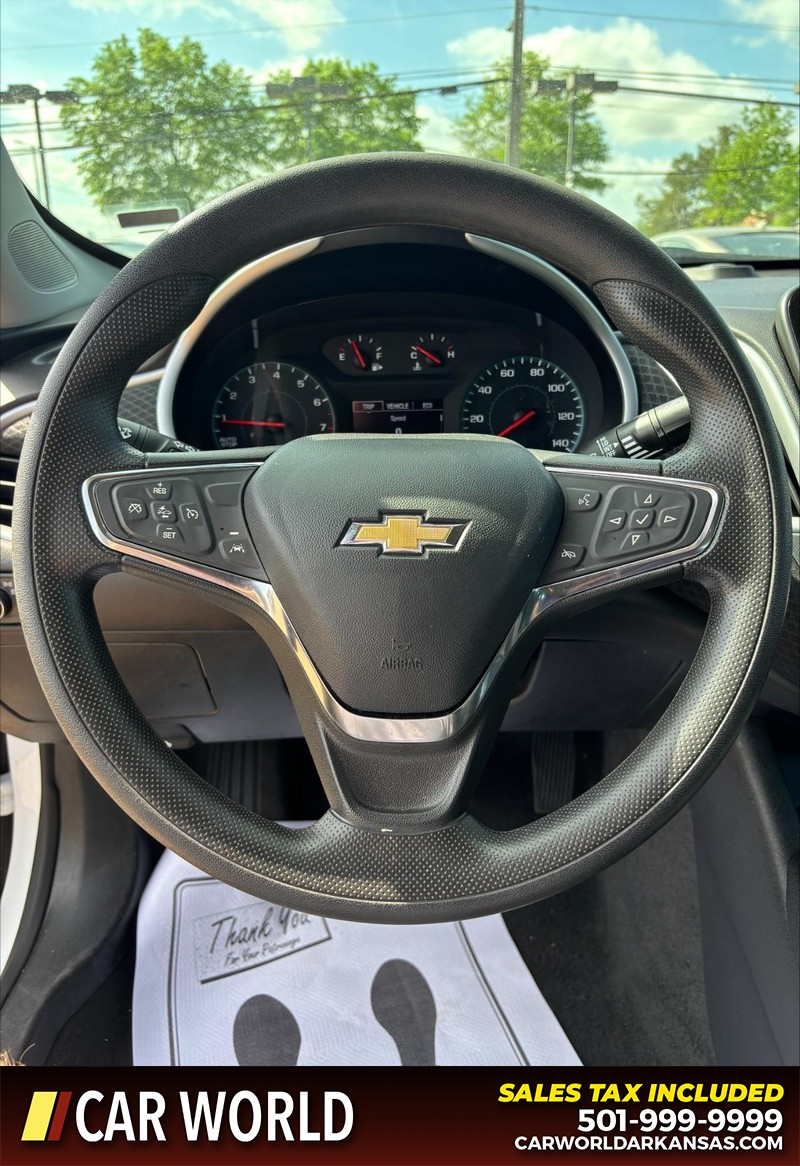 Chevrolet Malibu Vehicle Full-screen Gallery Image 19