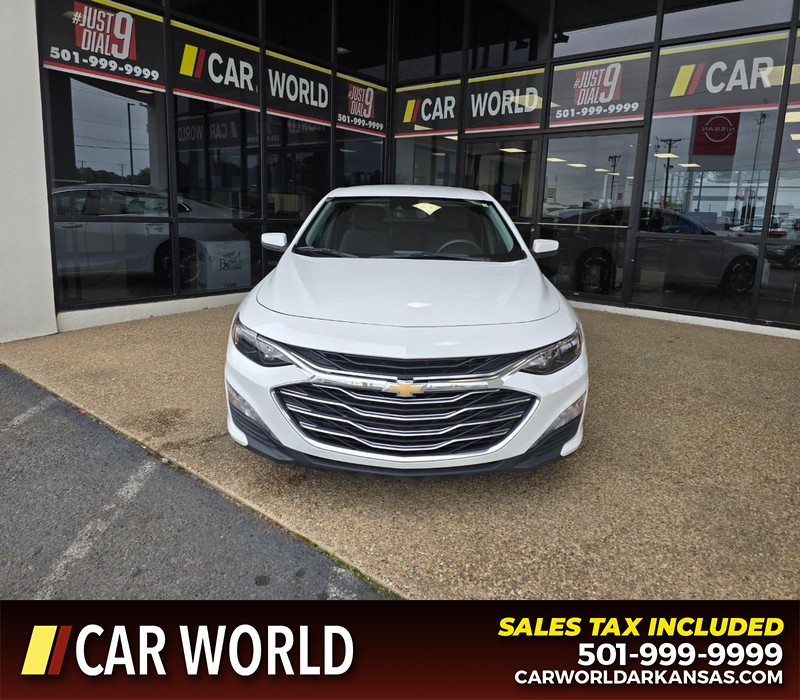 Chevrolet Malibu Vehicle Full-screen Gallery Image 2