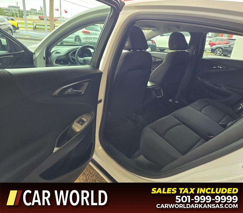 Chevrolet Malibu Vehicle Full-screen Gallery Image 9