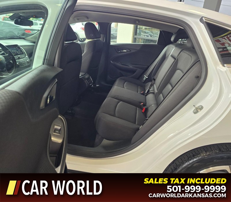 Chevrolet Malibu Vehicle Full-screen Gallery Image 10