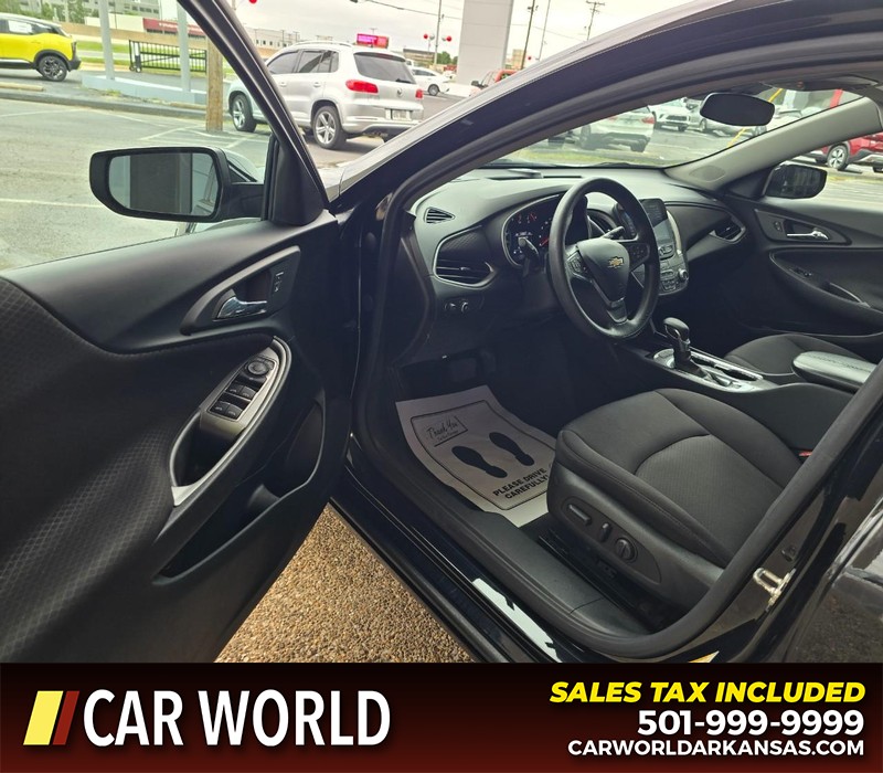 Chevrolet Malibu Vehicle Full-screen Gallery Image 7