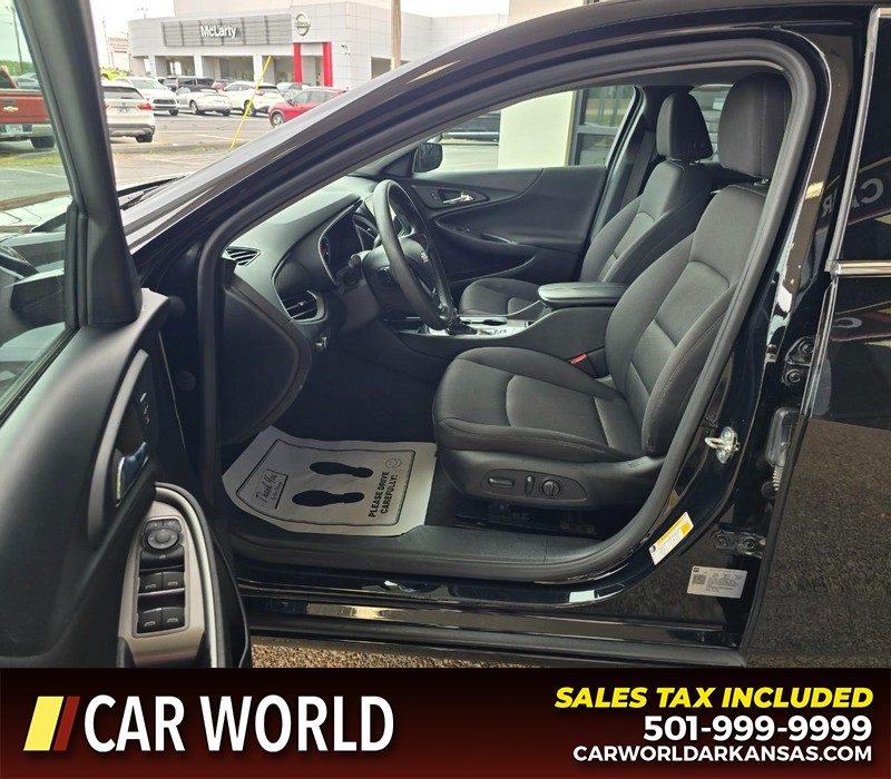 Chevrolet Malibu Vehicle Full-screen Gallery Image 8