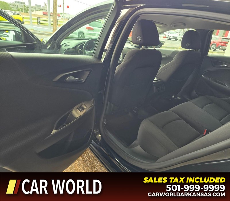 Chevrolet Malibu Vehicle Full-screen Gallery Image 9