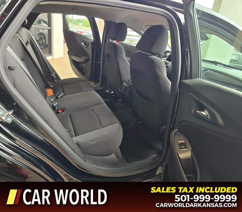 Chevrolet Malibu Vehicle Full-screen Gallery Image 12