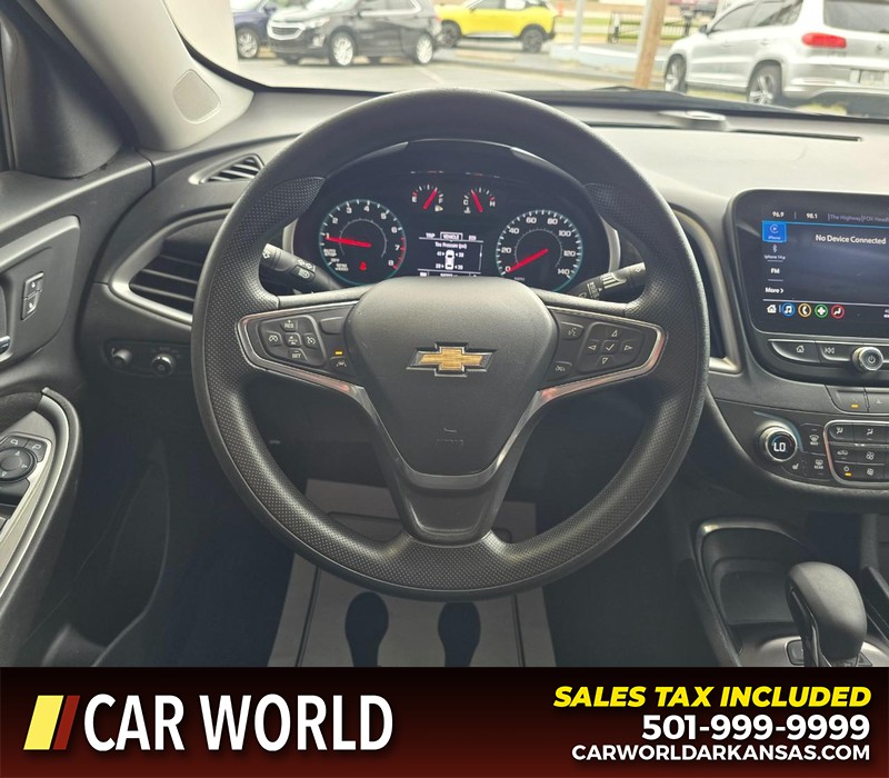 Chevrolet Malibu Vehicle Full-screen Gallery Image 15