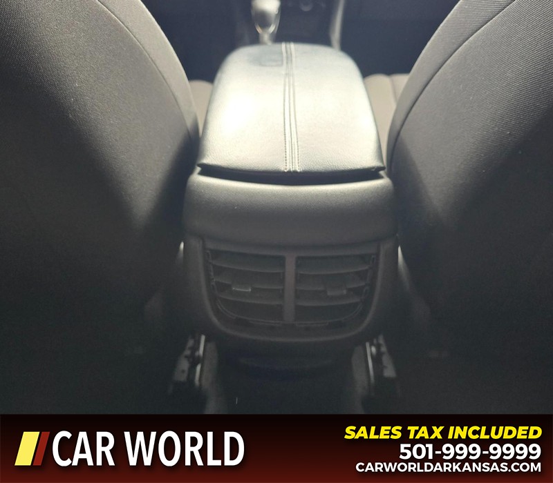 Chevrolet Malibu Vehicle Full-screen Gallery Image 19