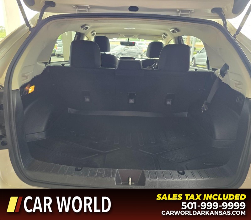 Subaru Crosstrek Vehicle Full-screen Gallery Image 13