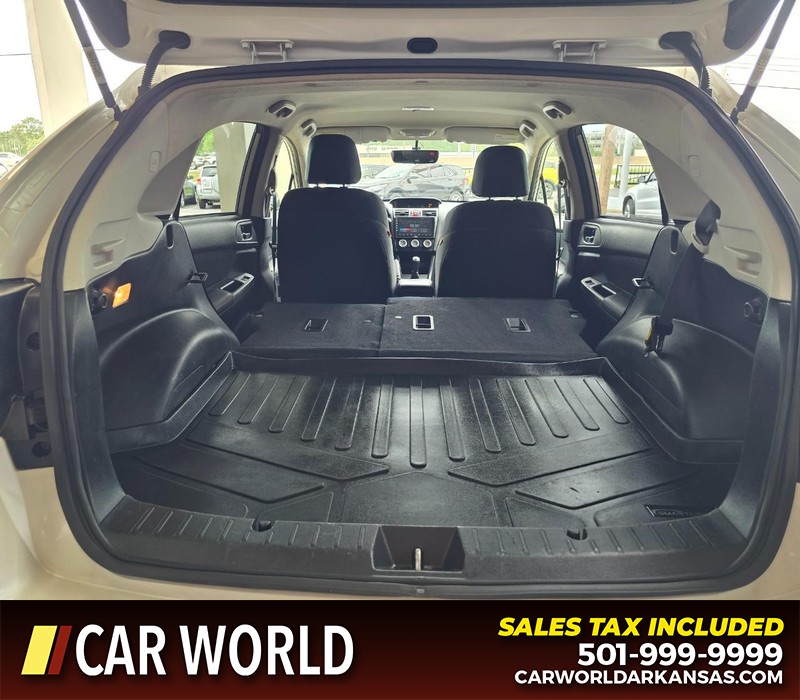 Subaru Crosstrek Vehicle Full-screen Gallery Image 14