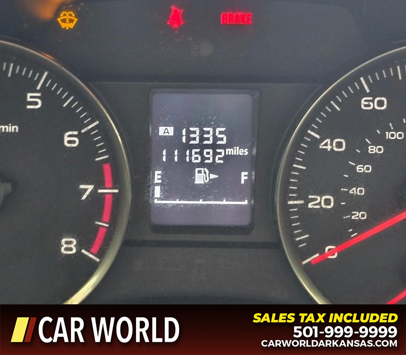 Subaru Crosstrek Vehicle Full-screen Gallery Image 16