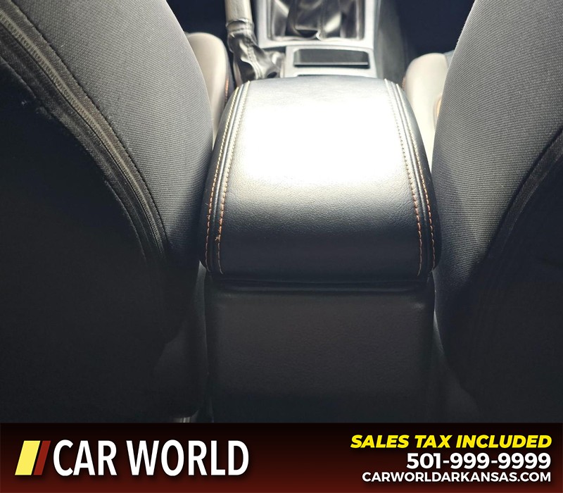 Subaru Crosstrek Vehicle Full-screen Gallery Image 19