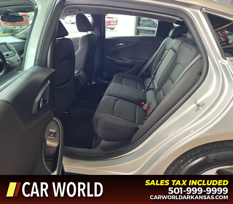 Chevrolet Malibu Vehicle Full-screen Gallery Image 10