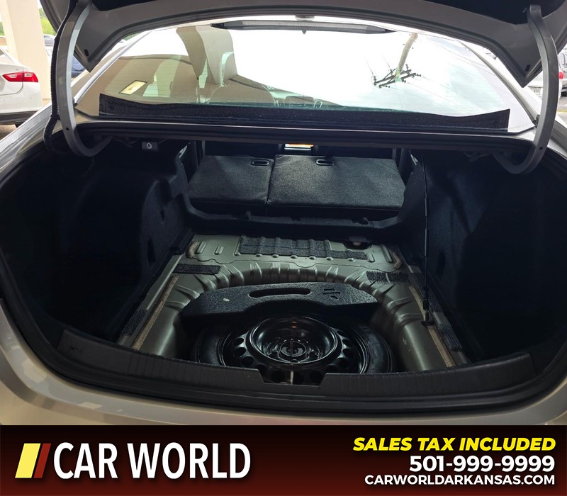 Chevrolet Malibu Vehicle Full-screen Gallery Image 14