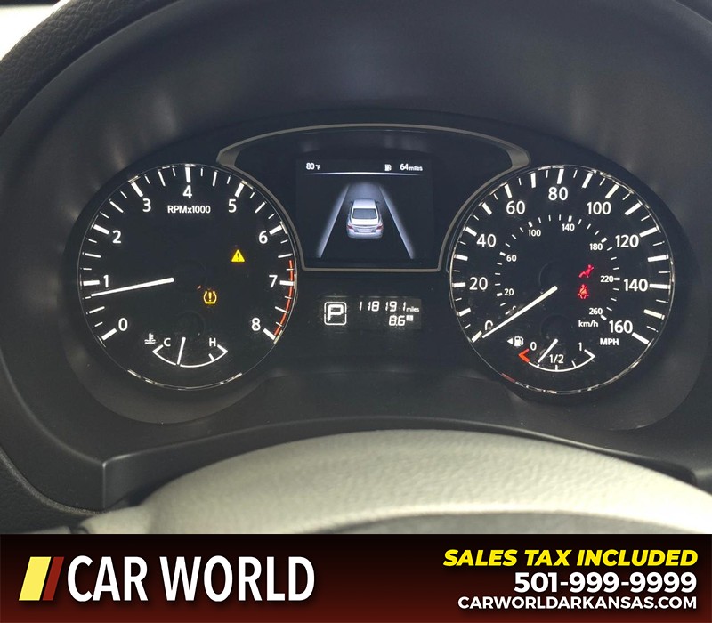 Nissan Altima Vehicle Full-screen Gallery Image 17